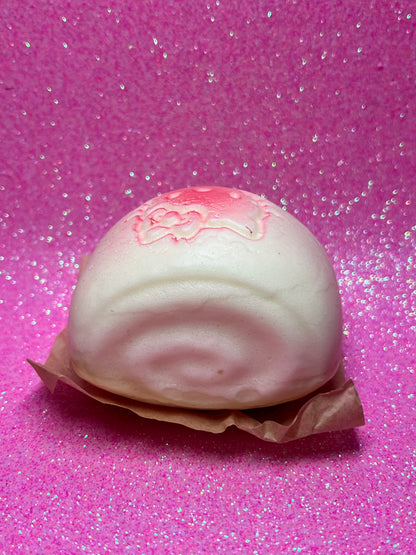 Hello Kitty bread squishy